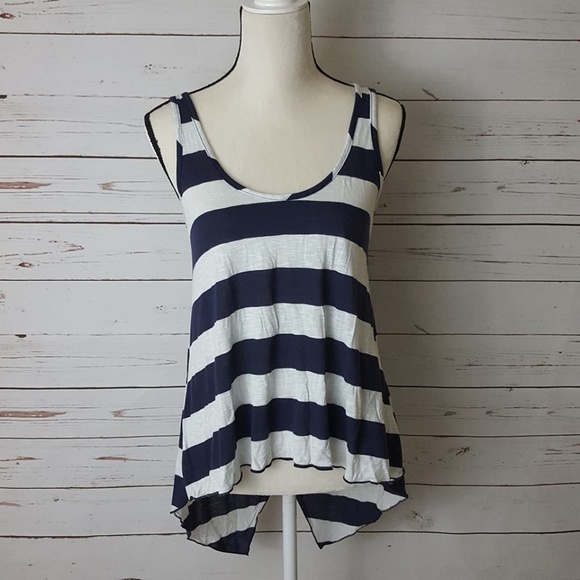 Sarah Bentley Tops - Sarah Bentley Hi-Lo Split Tank S M L